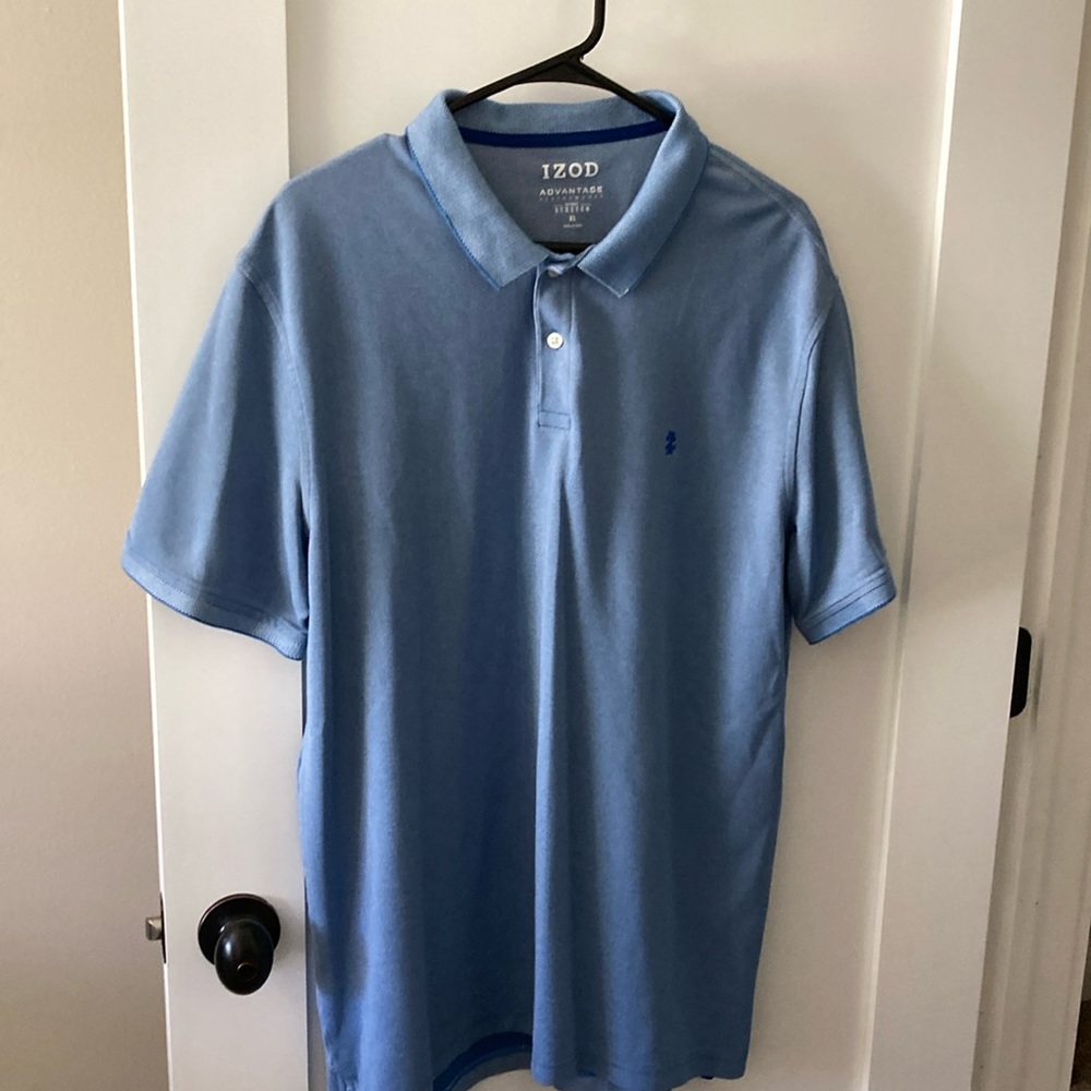 Mens size Extra large blue Izod shirt in gear condition!